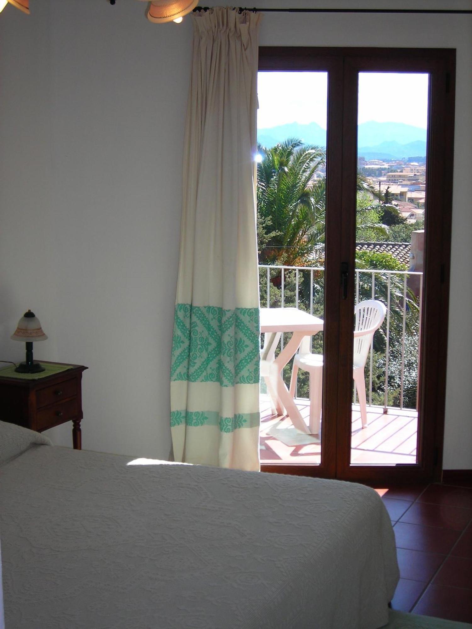 Bed & Breakfast Dessole 2*